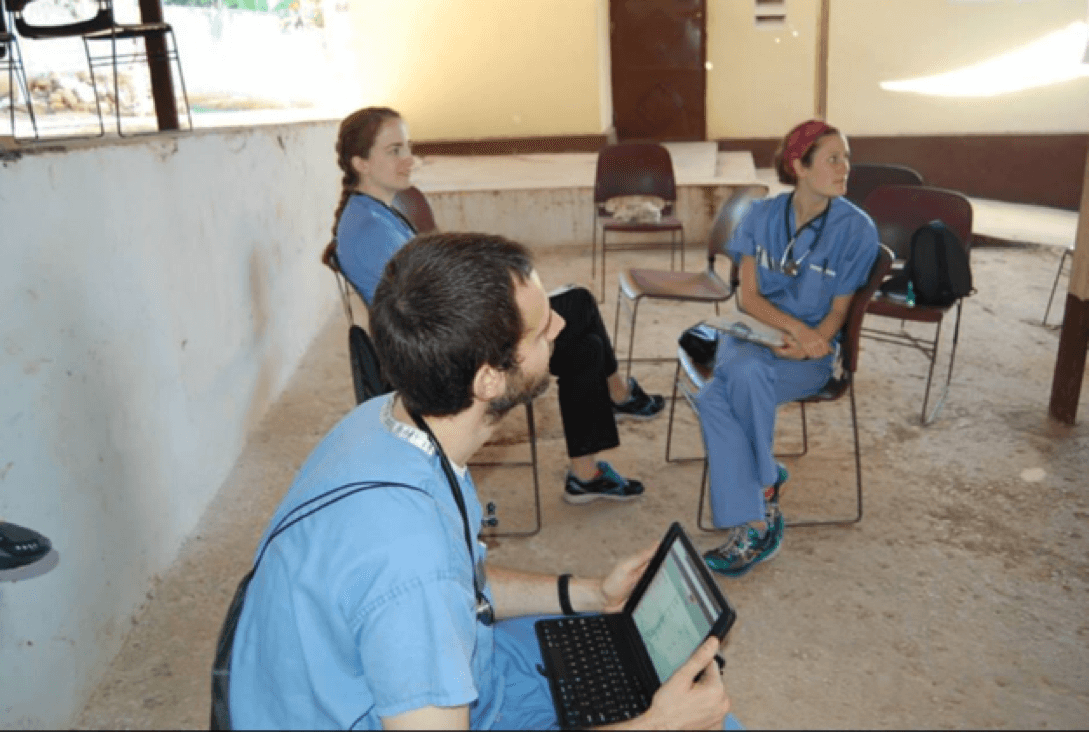 Doctors and students using fEMR